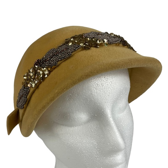 Vintage Beaded European 1940s Felt Glamour Hat Cap Size 22 Imported Tan  Sequin